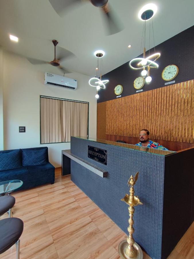 Hotel Starlit Navi Mumbai Esterno foto