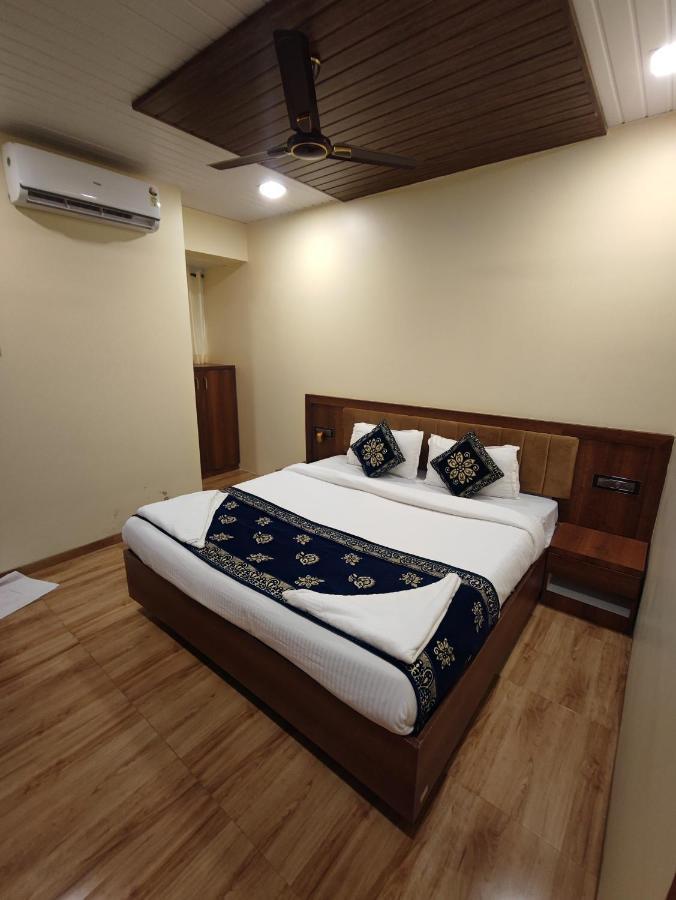 Hotel Starlit Navi Mumbai Esterno foto