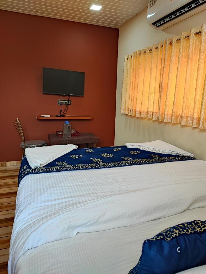 Hotel Starlit Navi Mumbai Esterno foto