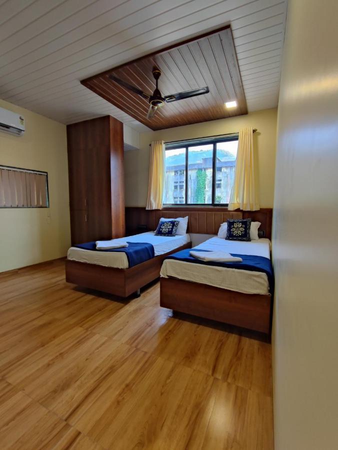 Hotel Starlit Navi Mumbai Esterno foto