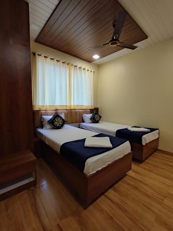Hotel Starlit Navi Mumbai Esterno foto