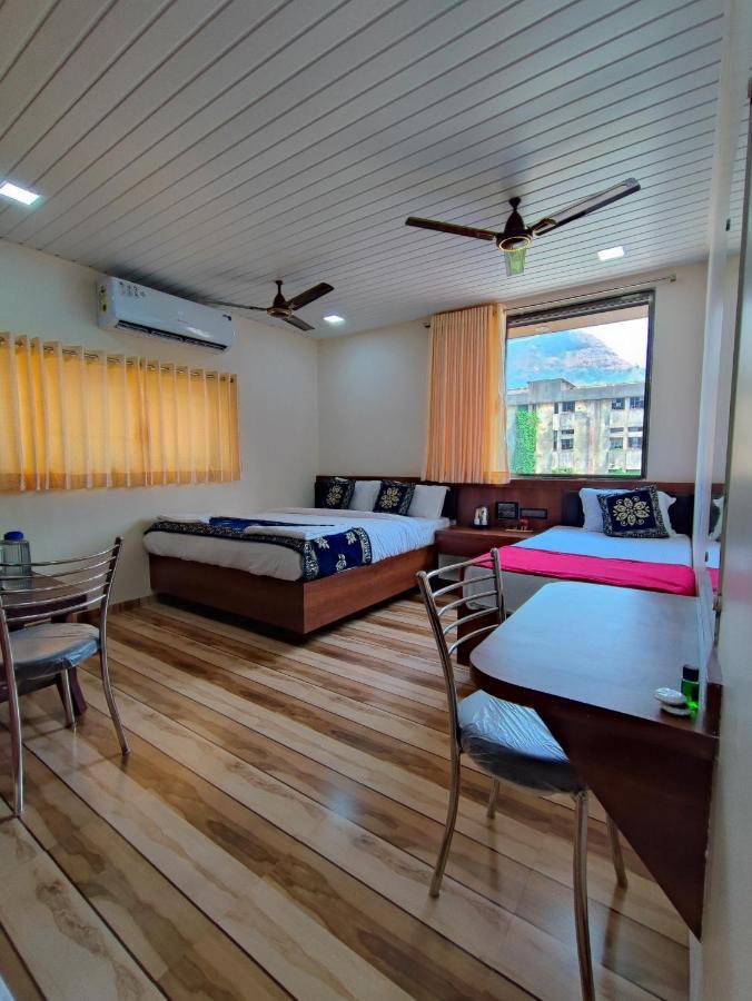 Hotel Starlit Navi Mumbai Esterno foto